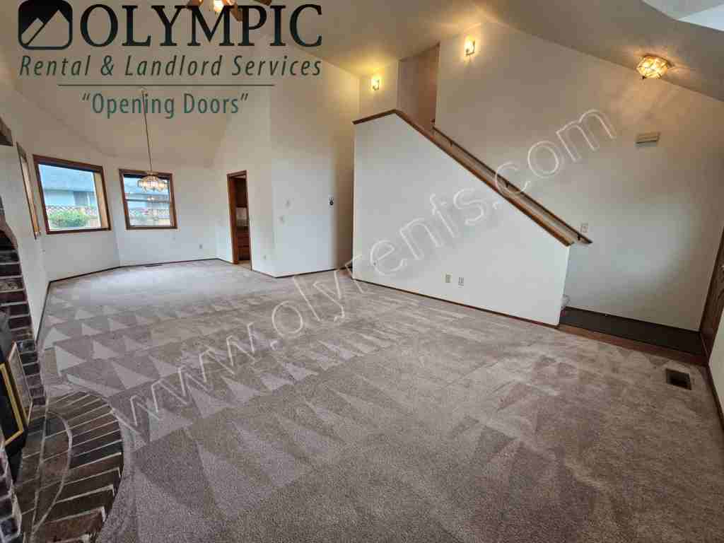 2520 28th Ave Se - Photo 3 of 21