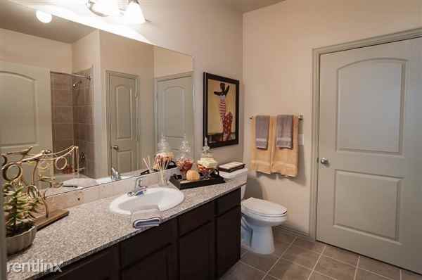 Parker @ Grand - Photo 2 of 9