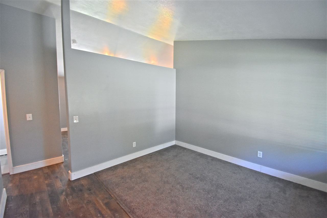 879 Ws - Photo 2 of 33