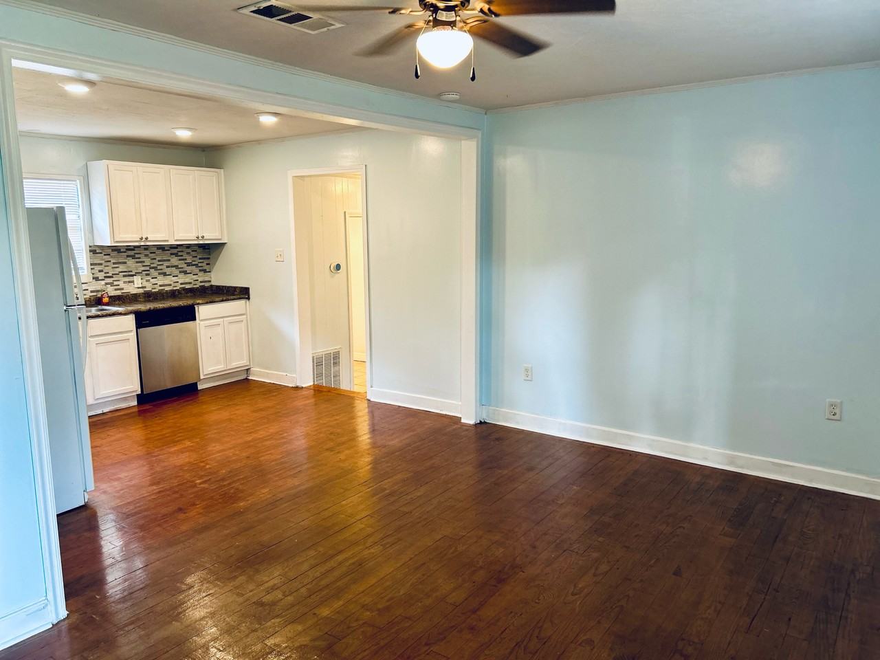 523 E Fifth Ave - Photo 3 of 9