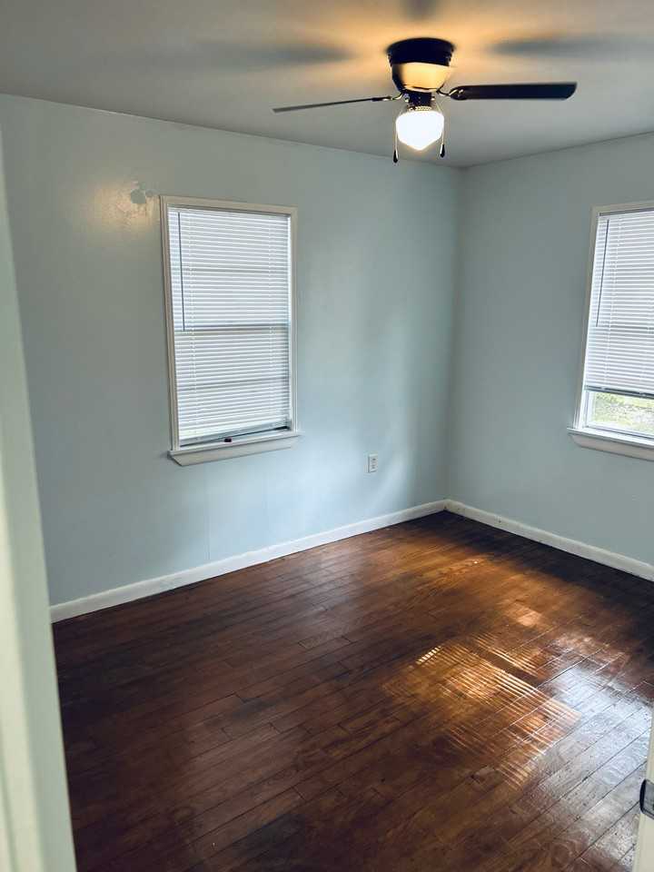 523 E Fifth Ave - Photo 6 of 9