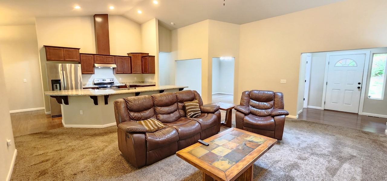 80 E Peebles Ct - Photo 3 of 20