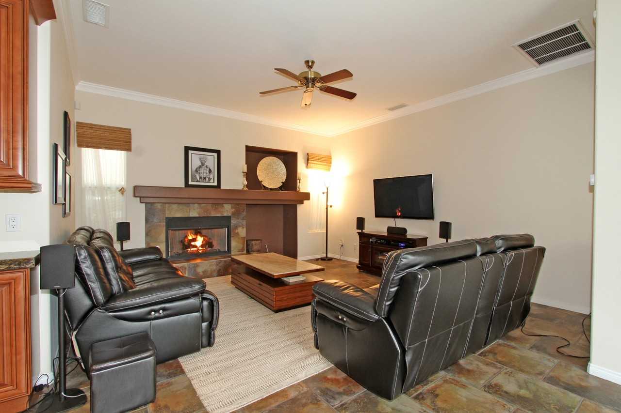 37 Orquidia Ct - Photo 4 of 15