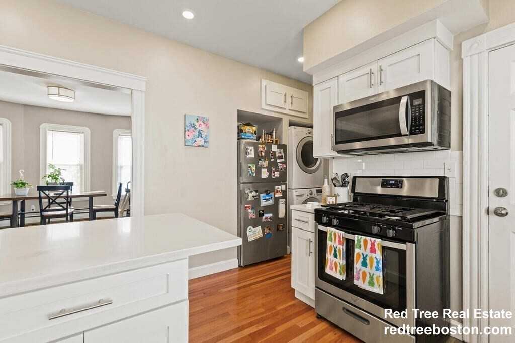 155 Spruce St #1 - Photo 4 of 15