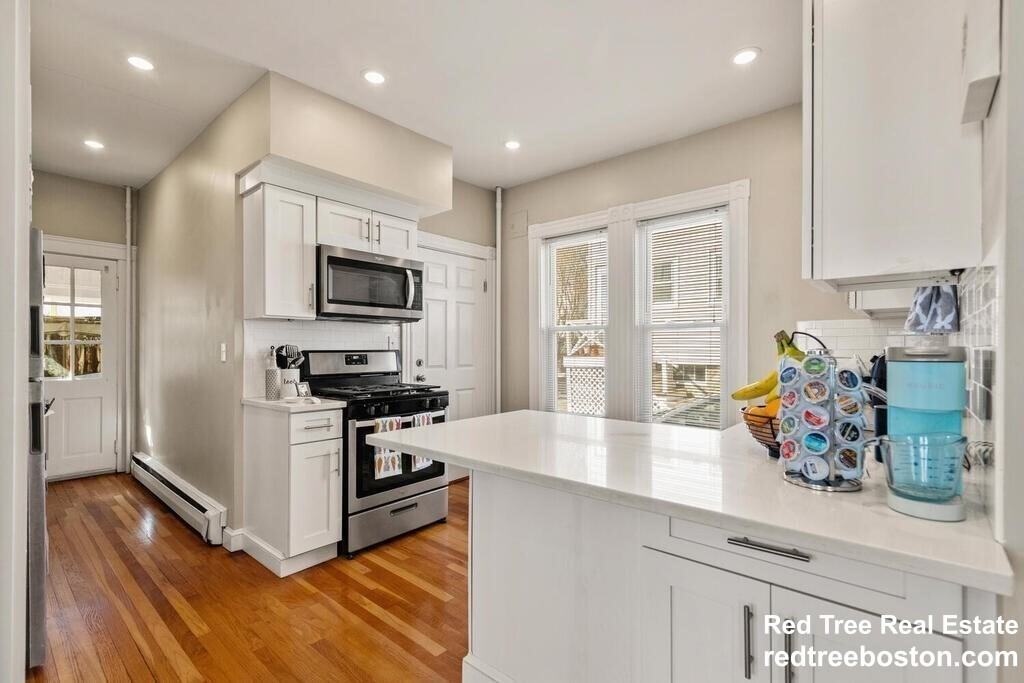 155 Spruce St #1 - Photo 5 of 15