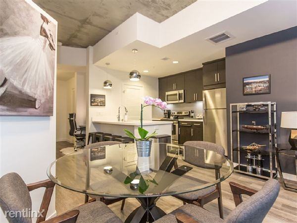 W 9th St & S Hope St - Photo 2 of 22