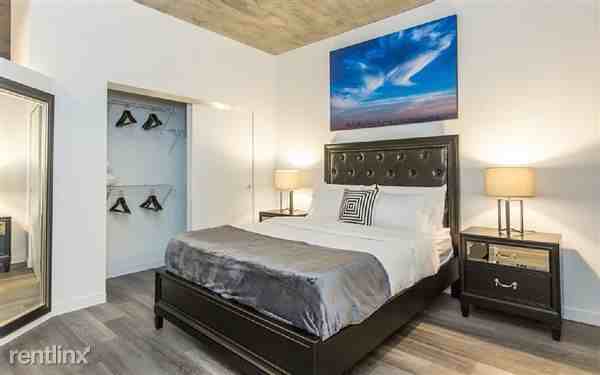 W 9th St & S Hope St - Photo 3 of 22