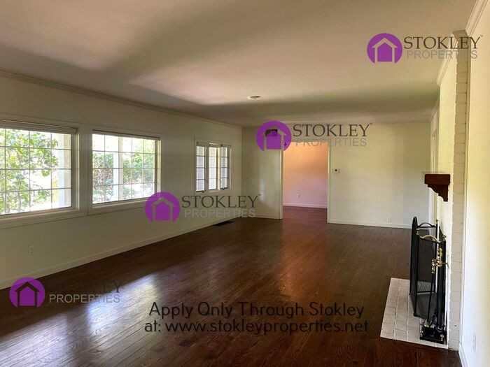 63 Davis Rd - Photo 3 of 24