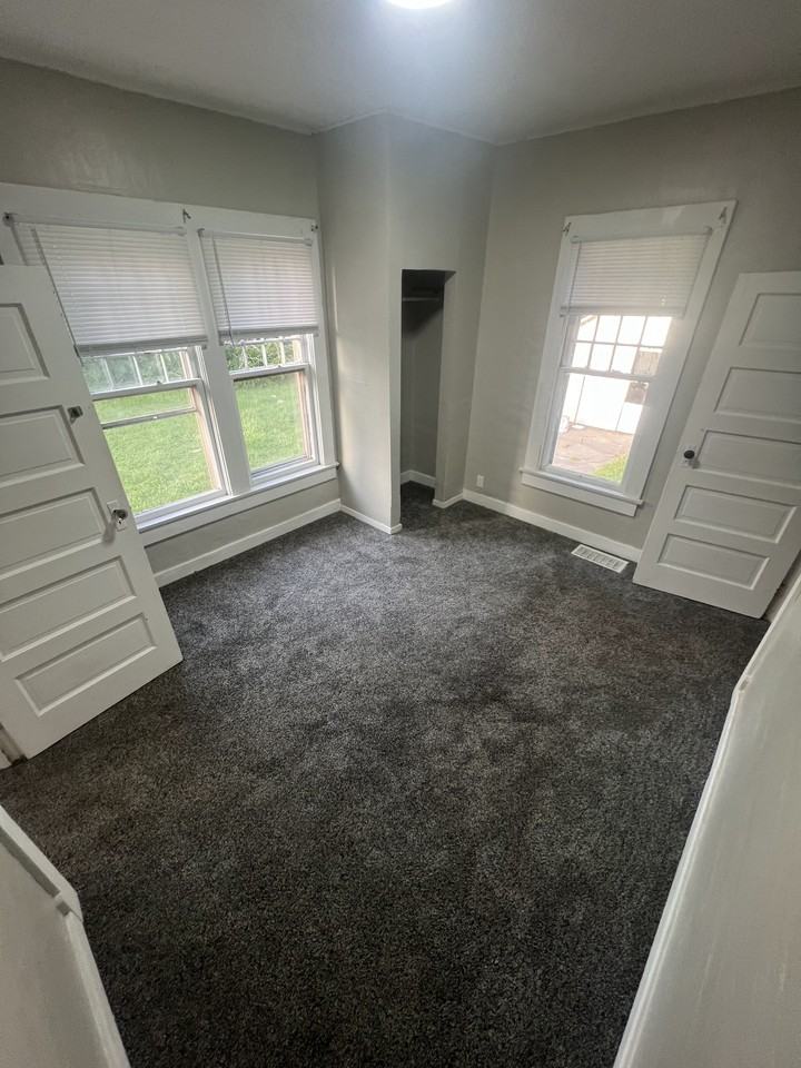 984 S Jasper St - Photo 2 of 12