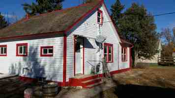 featured image of 423 3rd St W