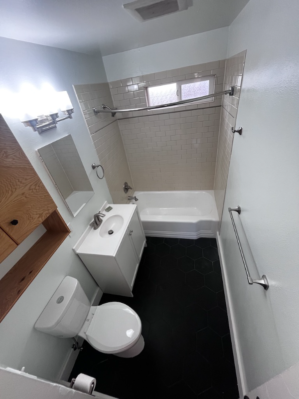 3013 Se Waverleigh Blvd #10 - Photo 5 of 12