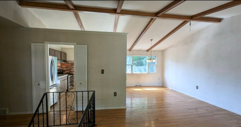 2280 Deborah Dr - Photo 2 of 13