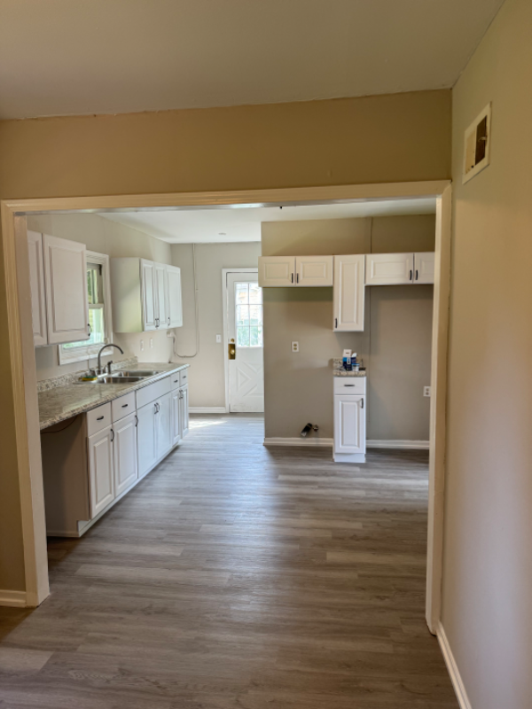 2304 Martha Ave Ne - Photo 2 of 9