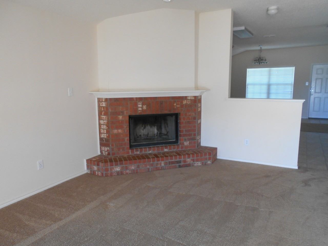 521 N Juneau Ave - Photo 3 of 12
