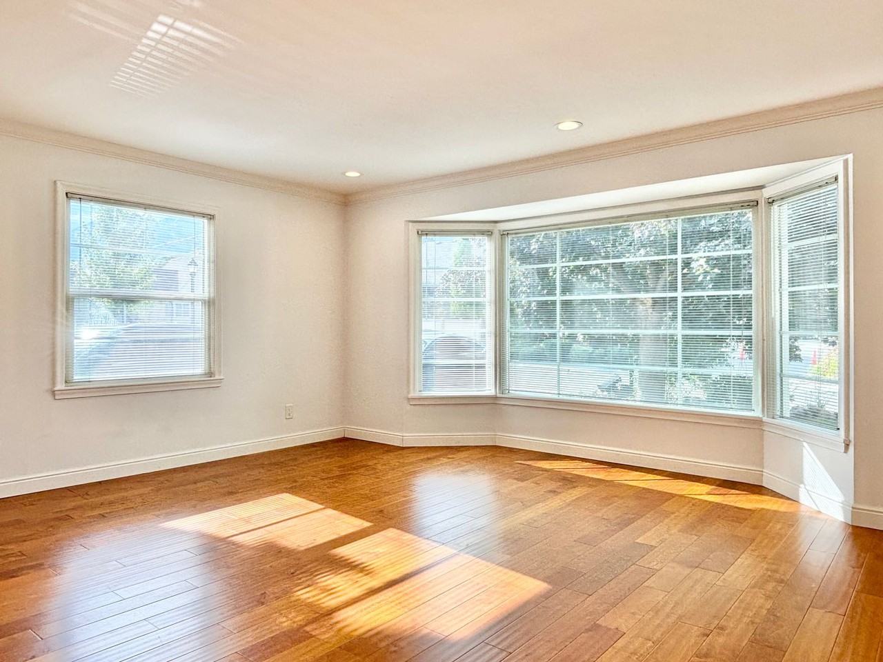 1491 E Maple Ave - Photo 3 of 31