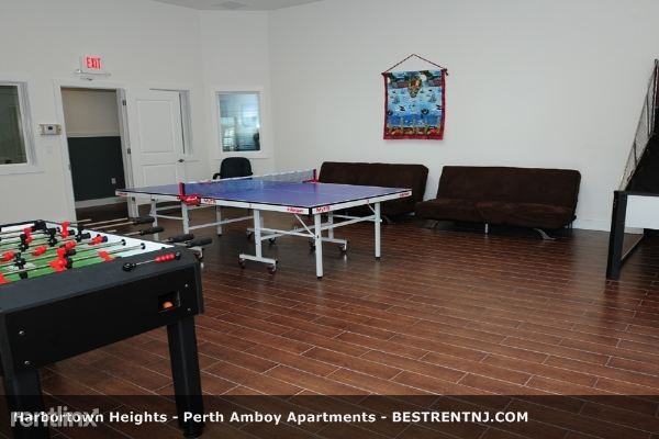 Harbortown Heights - Photo 3 of 12