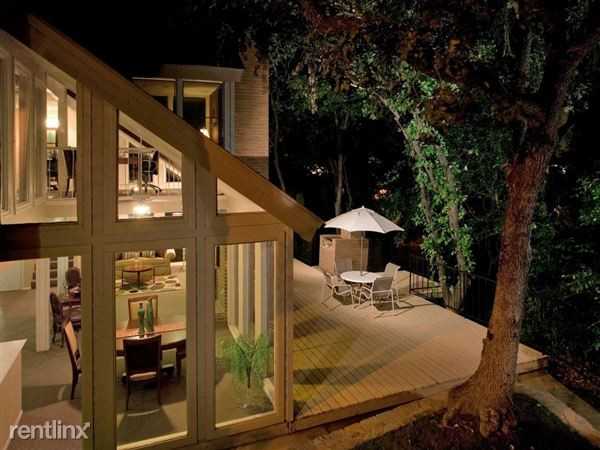 Green Oaks @ N Collins St - Photo 3 of 10