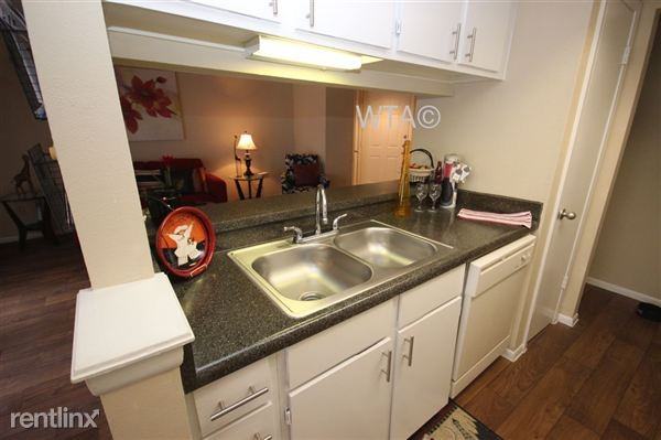 Blanco rd and Parliament St. Apartments Blanco Rd, San Antonio, TX