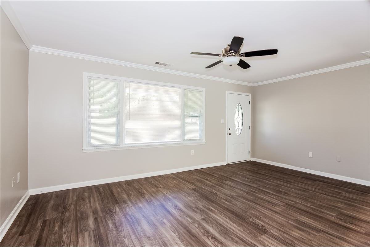 18 Gordon St - Photo 3 of 15