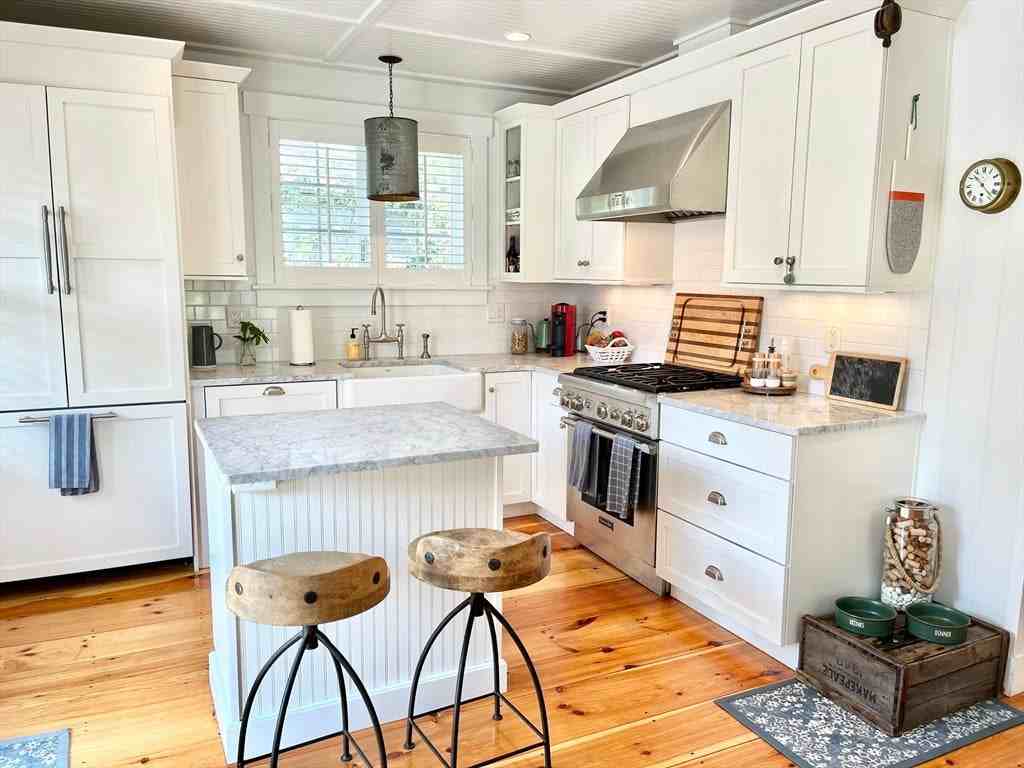 11 Cobblestone - Photo 3 of 23