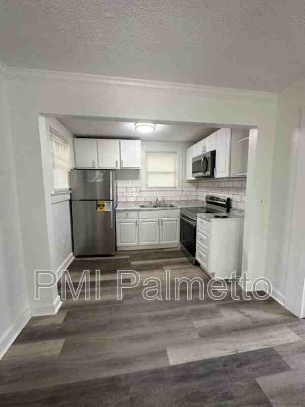 3508 Grand St - Photo 2 of 10