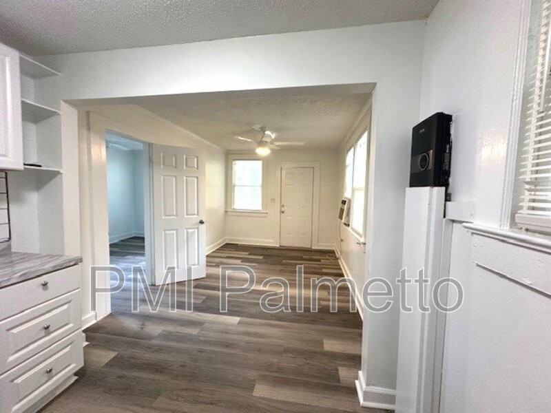 3508 Grand St - Photo 3 of 10