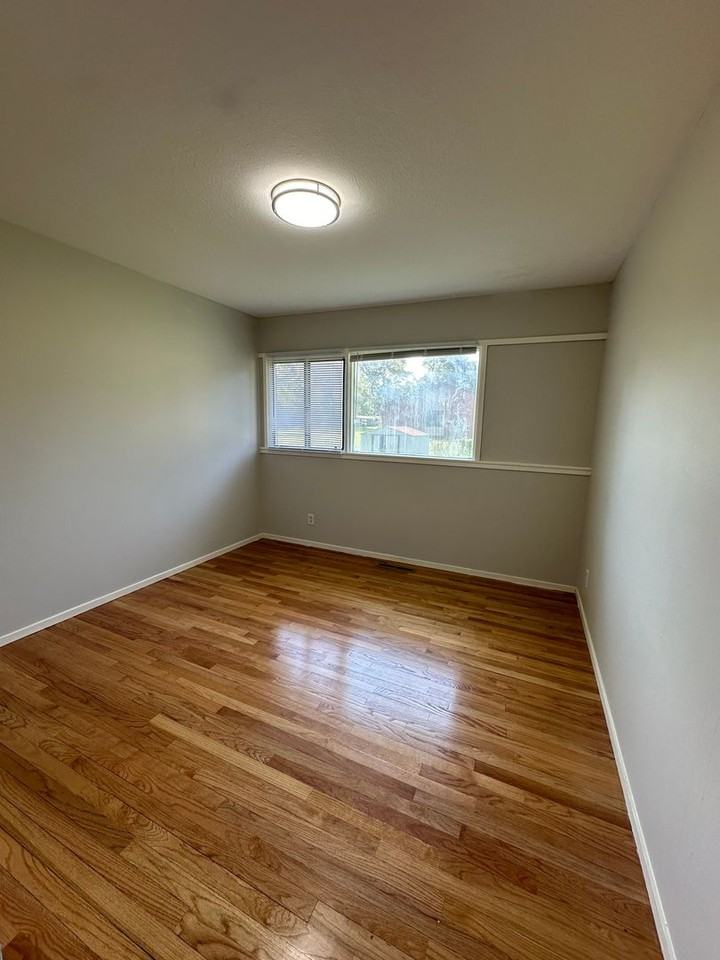 4148 Nw 50th St - Photo 6 of 12