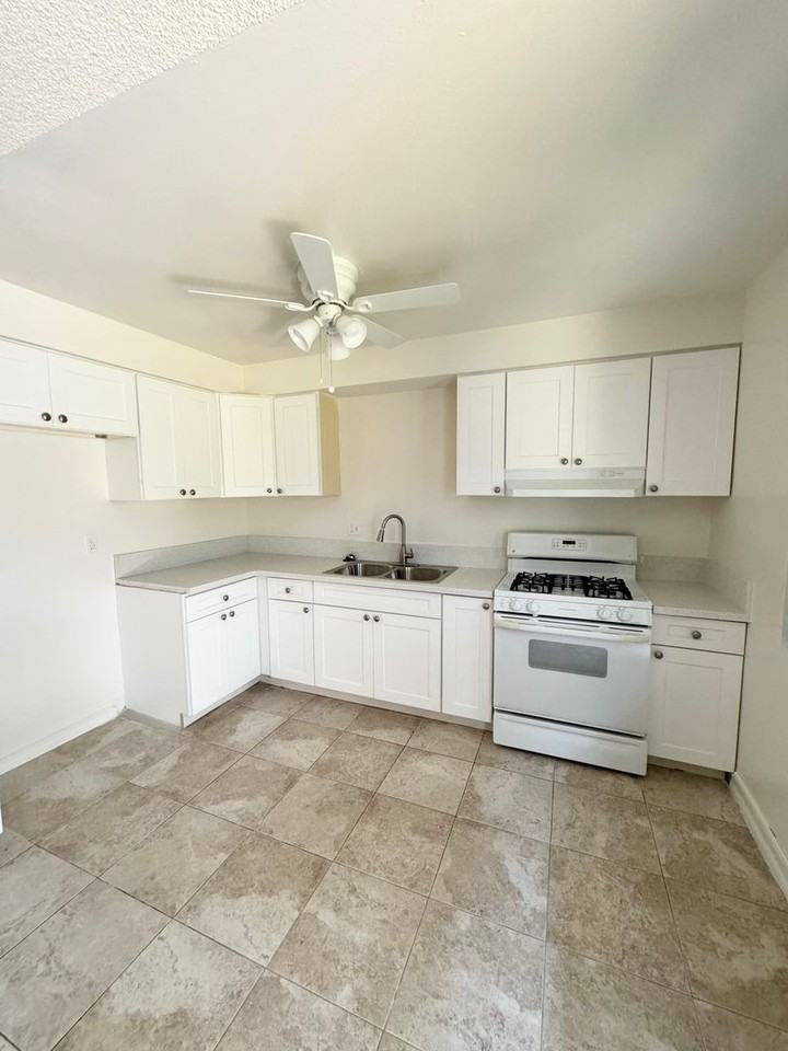 Madison - Photo 2 of 14