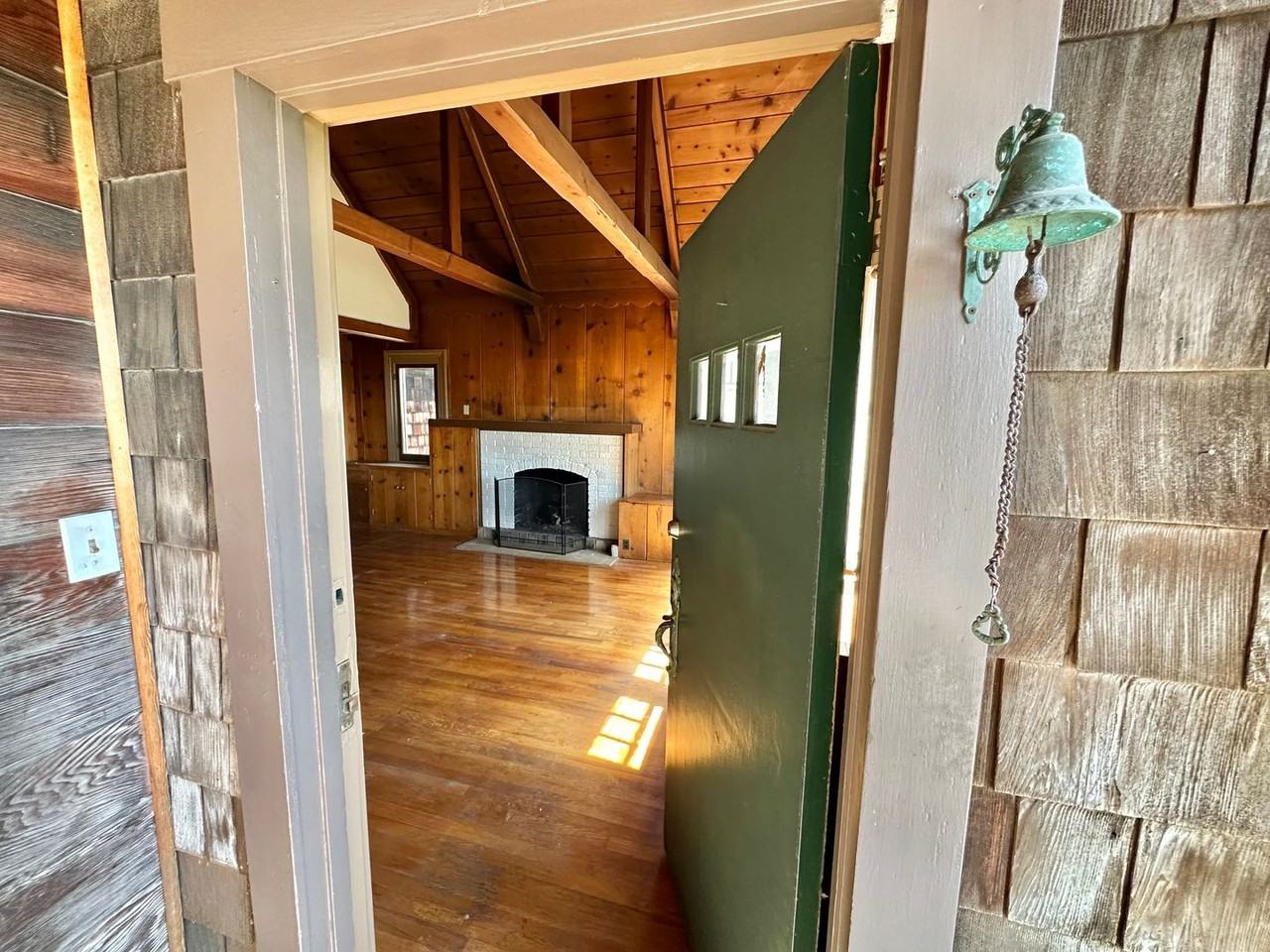 1540 Galen Dr - Photo 3 of 15