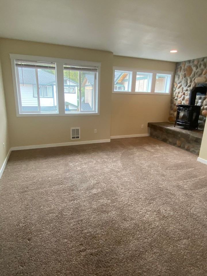 1231 E Fairhaven Ave - Photo 2 of 9