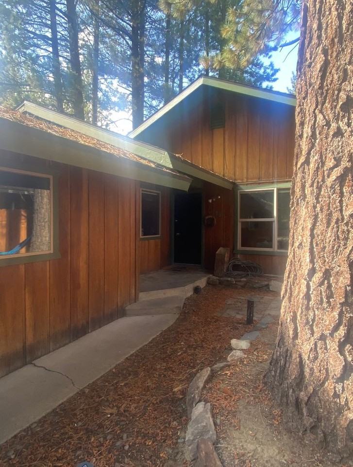 865 Sonoma Ave - Photo 2 of 12