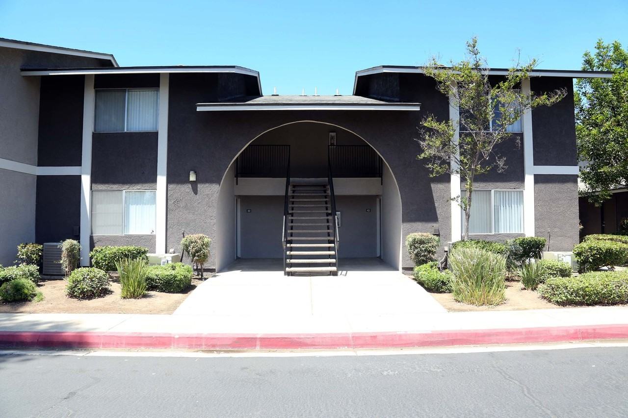 Summit Place Apartments - Photo 2 of 33