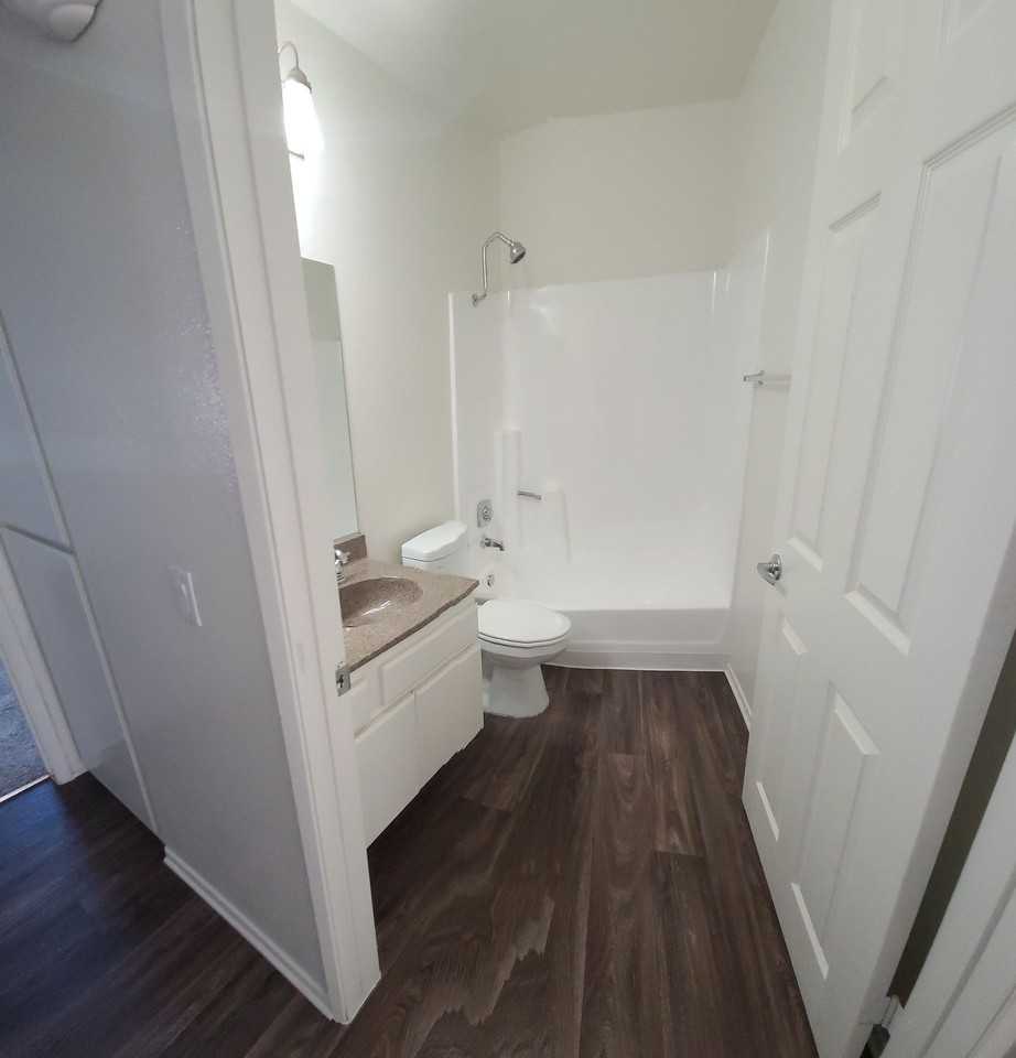 Summit Place Apartments - Photo 6 of 33