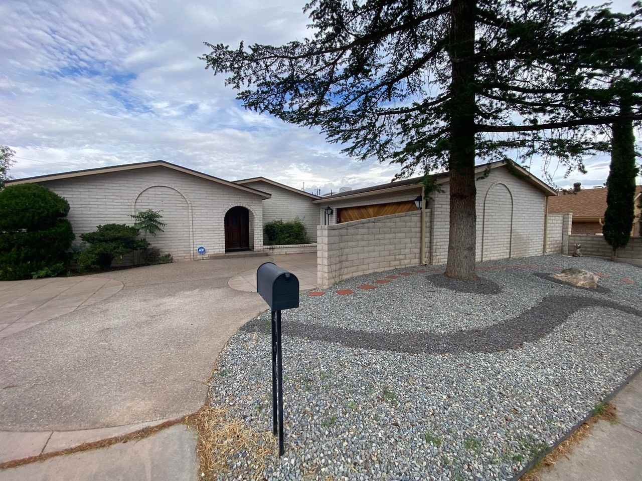 3815 Bonnie Ann Ct Ne - Photo 2 of 50