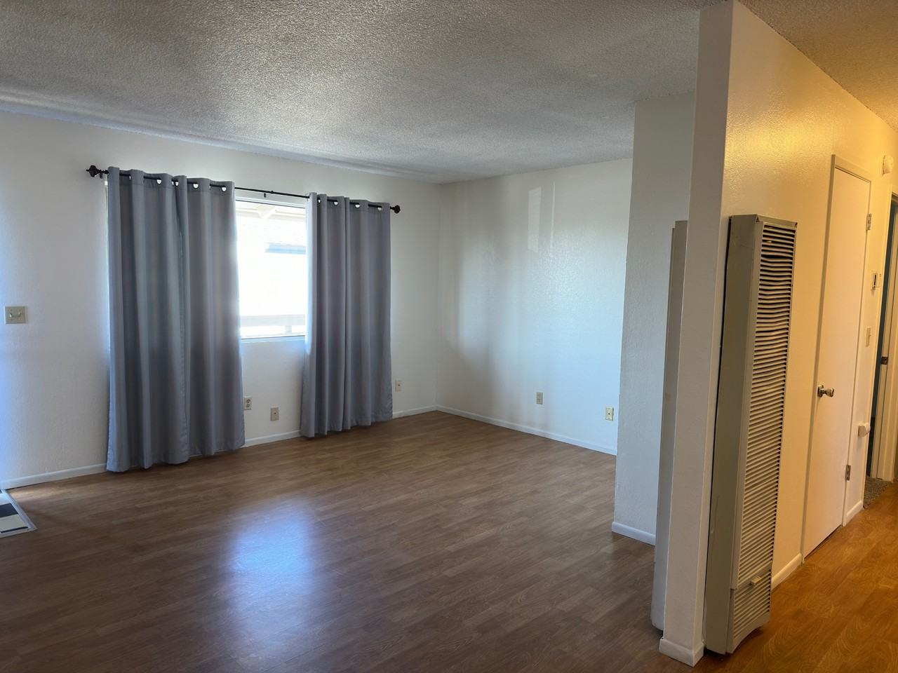 Saber - 243 N. 7th St - Photo 3 of 28