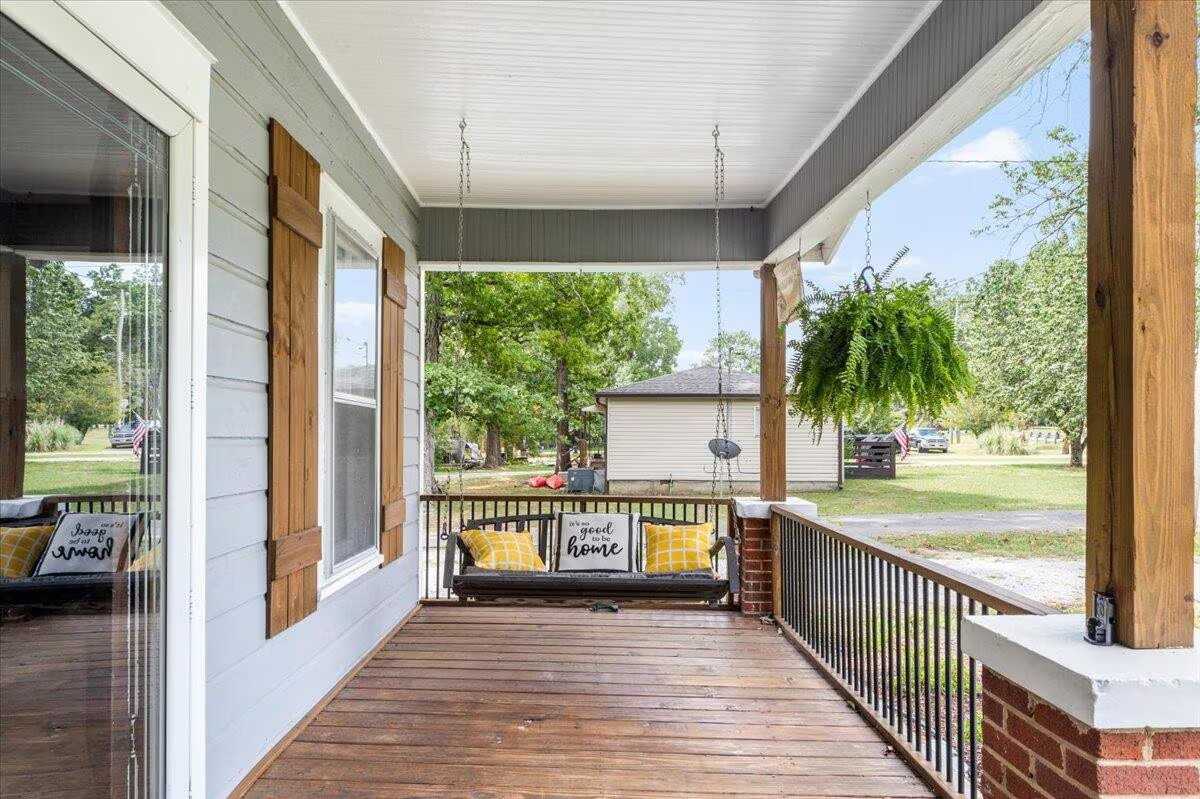 706 Cove Rd #NA - Photo 3 of 26