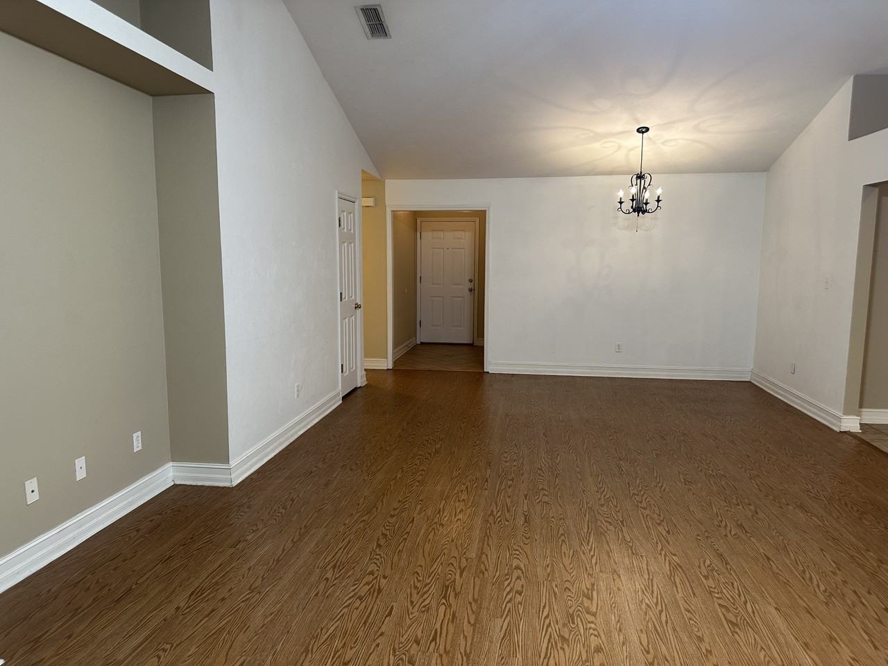 2382 Heathrow Dr #NA - Photo 5 of 18