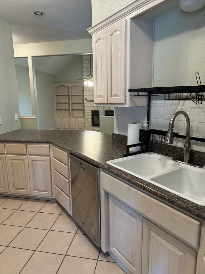 358 Mahan St #NA - Photo 3 of 8