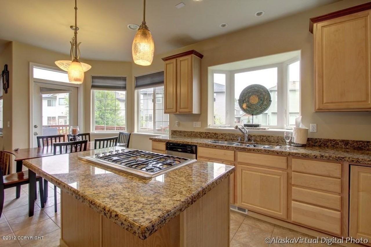 13856 Mainsail Dr - Photo 3 of 11