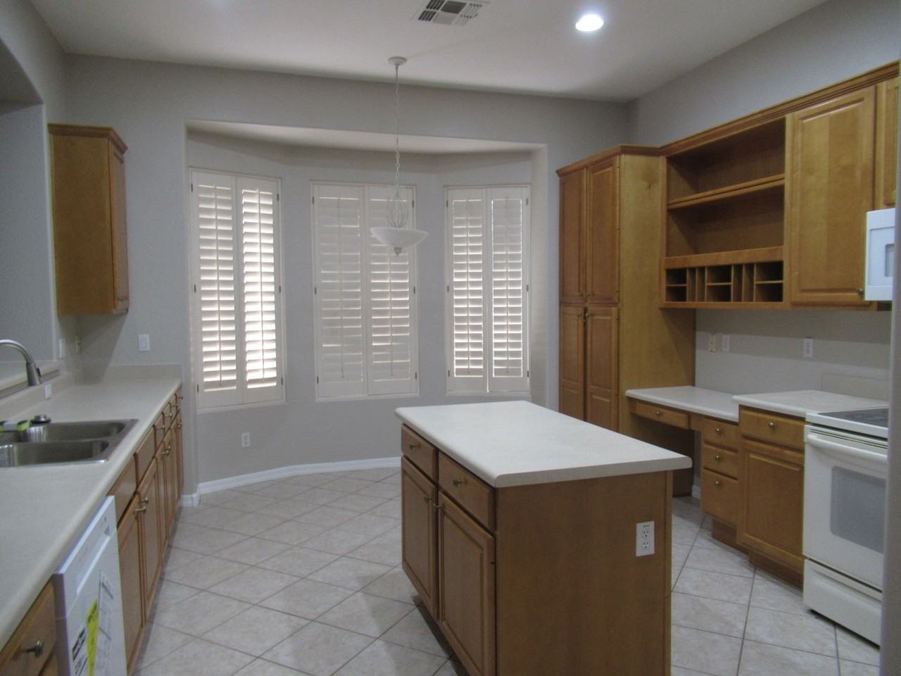 860 W Oriole Way - Photo 3 of 18