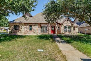 101 Prairie Dunes Dr - Photo 1 of 1