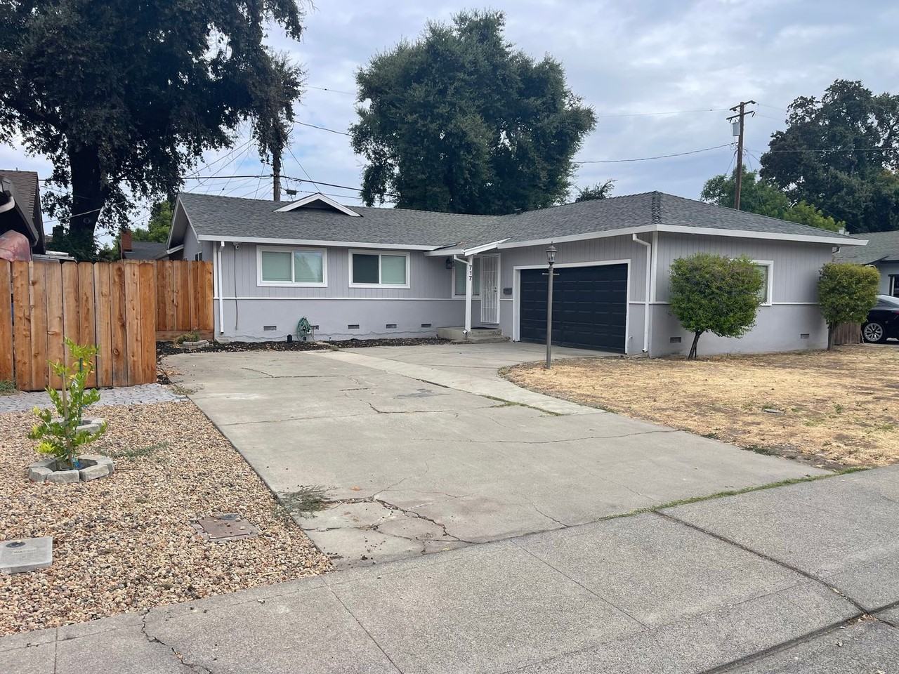 717 Paloma Ave - Photo 2 of 27