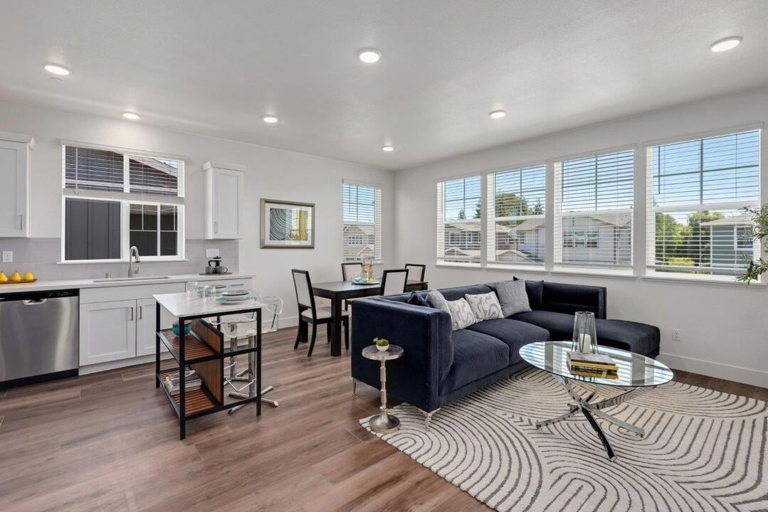 1400 Burbank Ave - Photo 7 of 21