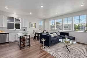 featured image of 1400 Burbank Ave