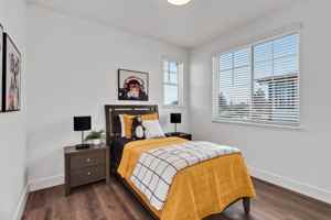 featured image of 1400 Burbank Ave