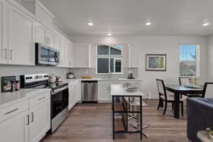 featured image of 1400 Burbank Avenue