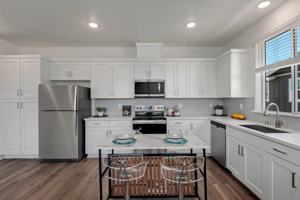 featured image of 1400 Burbank Ave