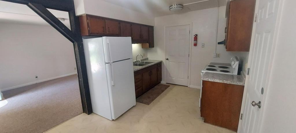 9015 Midway Dr - Photo 3 of 16