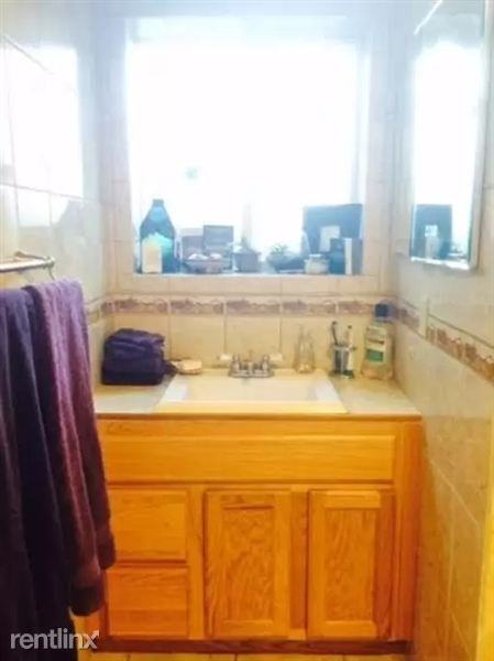 N Beachwood Dr & Glen Tower St Apartments N Beachwood Dr, Los Angeles