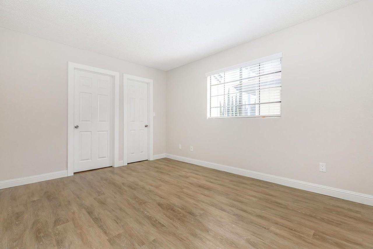 Hollister Creek Apartments - Photo 2 of 30
